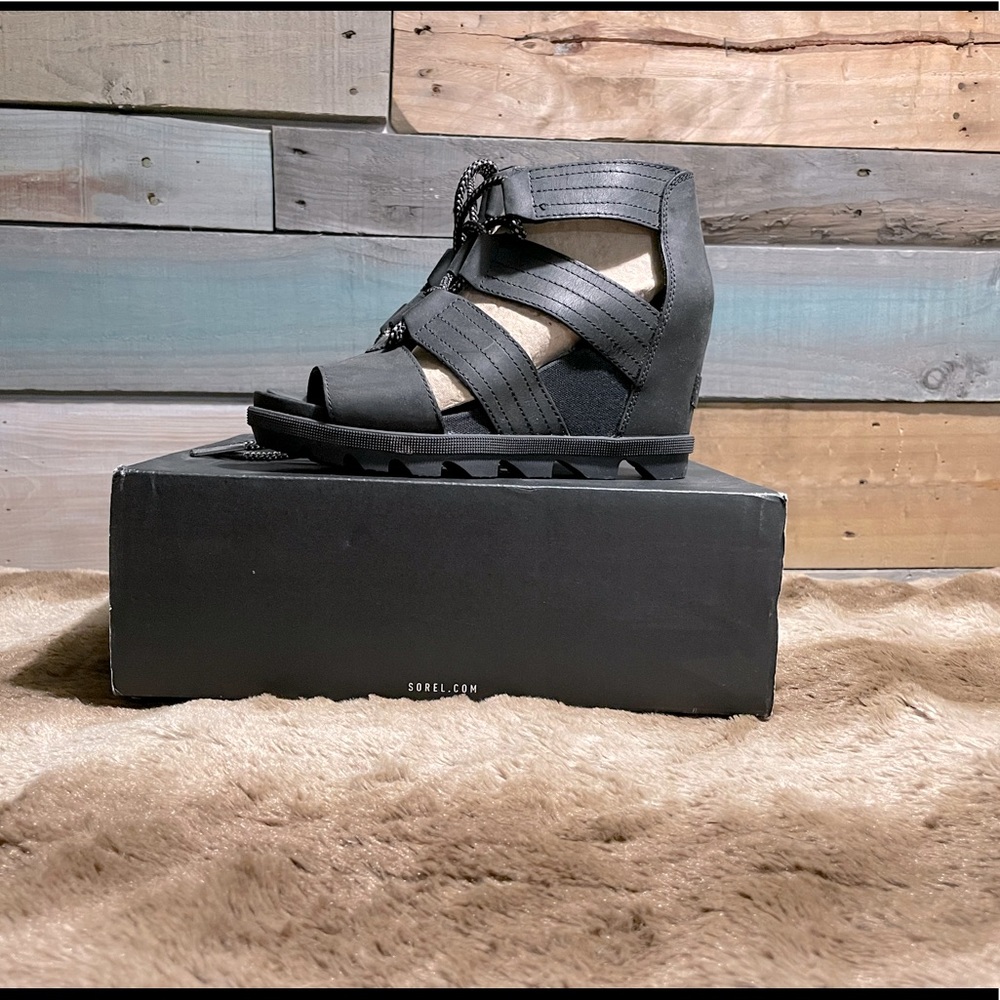 Sorel Joanie II Lace Wedge Sandals in Black, Size 6. New in box!
